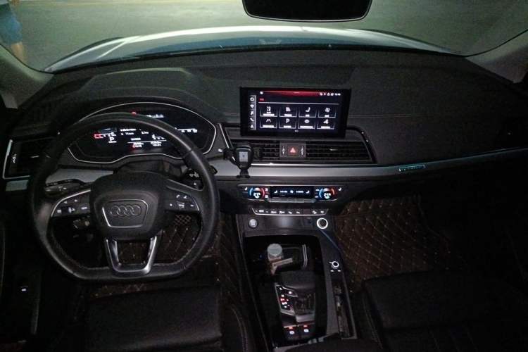 Used Audi Q5L 2022 Updated 40T Luxury Dynamic Edition Center Console