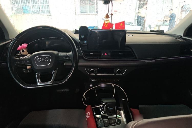 Used Audi Q5L 2022 Updated 40T Luxury Dynamic Edition Center Console