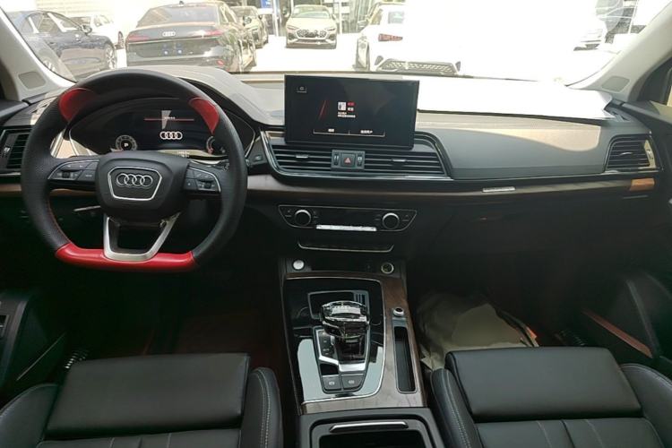 Used Audi Q5L 2022 Updated 45T Luxury Dynamic Version Center Console