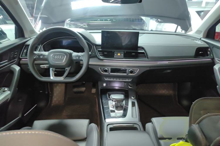 Used Audi Q5L 2022 45T Luxury Dynamic Model Center Console