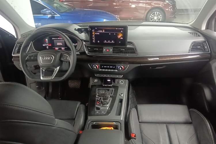 Used Audi Q5L 2022 40T Luxury Dynamic Model Center Console
