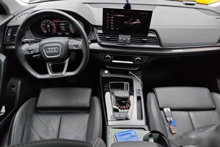 Used Audi Q5L 2022 Updated 40T Luxury Dynamic Edition Center Console