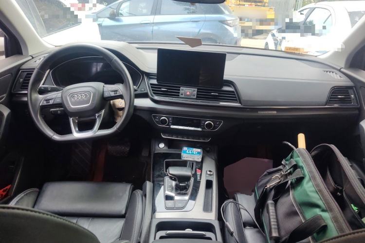 Used Audi Q5L 2022 40T Fashionable and Dynamic Model Center Console