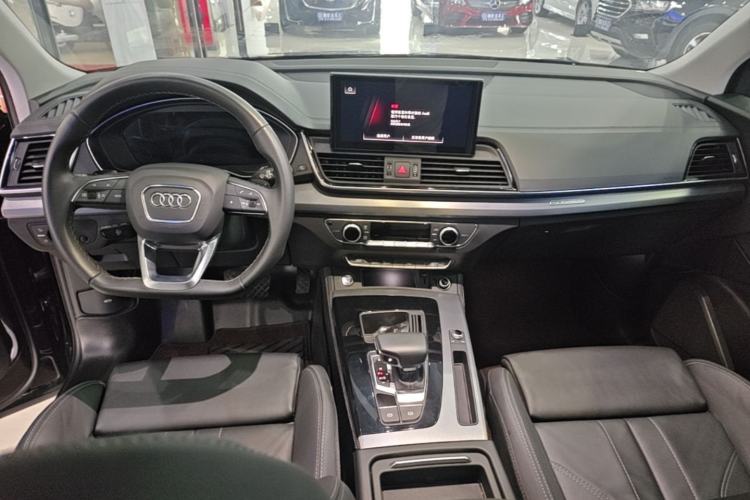 Used Audi Q5L 2022 40T Fashionable and Dynamic Model Center Console