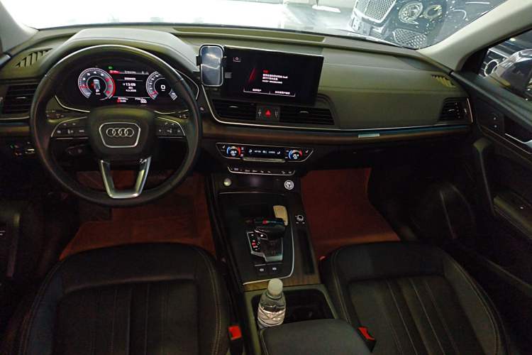 Used Audi Q5L 2022 Updated Version 40T Luxury Elegant Edition Center Console