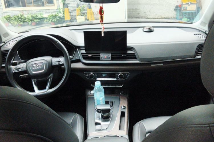 Used Audi Q5L 2022 45T Luxury Elegant Model Center Console