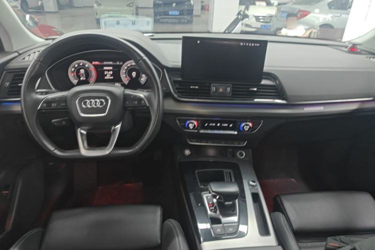 Used Audi Q5L 2022 40T Fashionable and Dynamic Model Center Console
