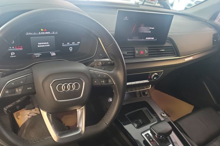Used Audi Q5L 2022 40T Luxury Dynamic Model Center Console