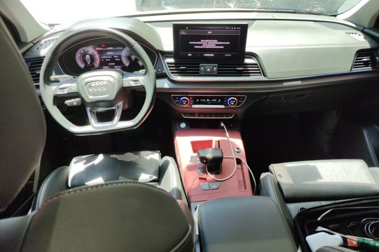 Used Audi Q5L 2022 Updated 40T Luxury Dynamic Edition Center Console