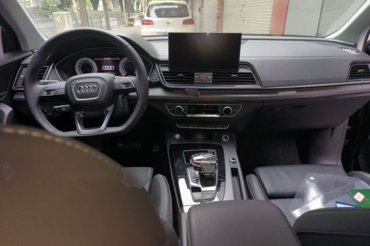 Used Audi Q5L 2022 40T RS Package Performance Model Center Console