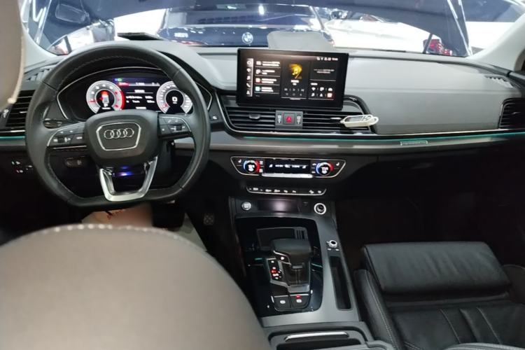 Used Audi Q5L 2022 Updated 40T Luxury Dynamic Edition Center Console