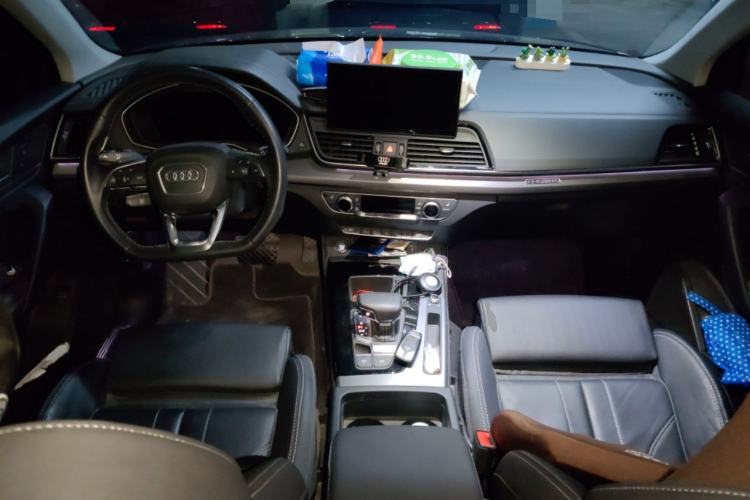 Used Audi Q5L 2022 Updated 40T Luxury Dynamic Edition Center Console