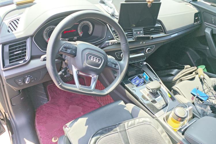 Used Audi Q5L 2022 45T Luxury Dynamic Model Center Console