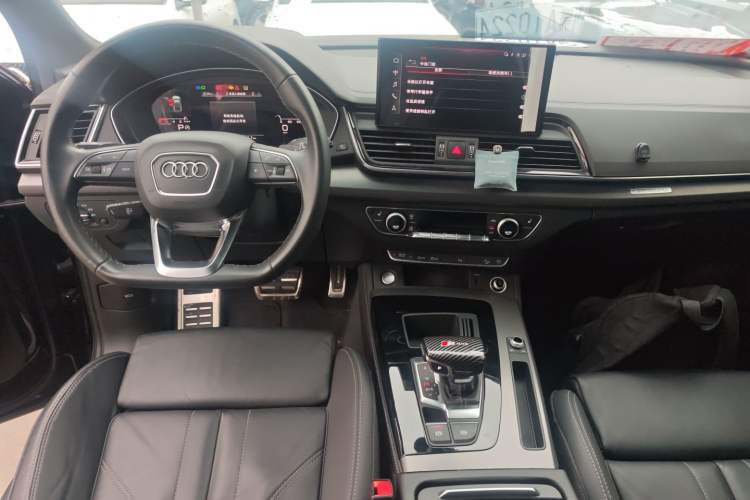 Used Audi Q5L 2022 Updated 40T Luxury Dynamic Edition Center Console