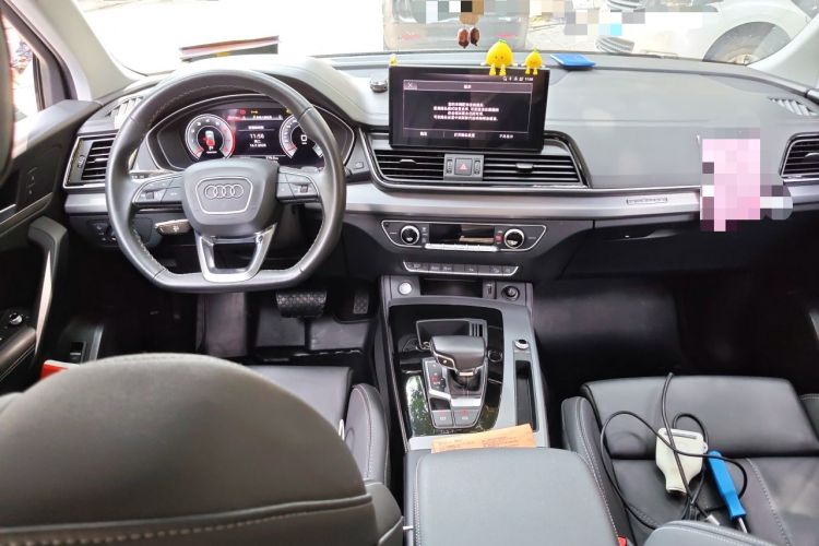 Used Audi Q5L 2022 40T Fashionable and Dynamic Model Center Console