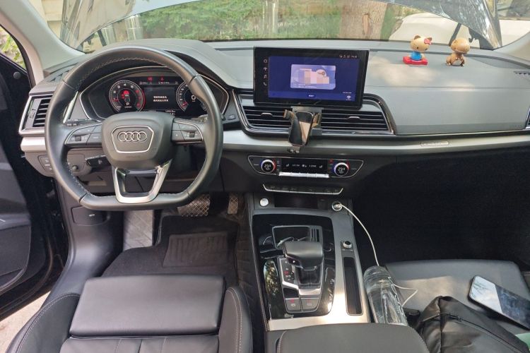 Used Audi Q5L 2022 40T Fashionable and Dynamic Model Center Console