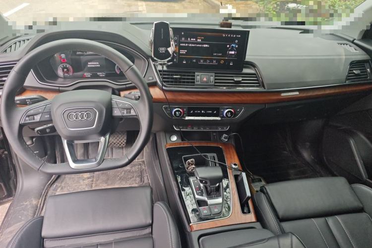 Used Audi Q5L 2022 Updated 40T Luxury Dynamic Edition Center Console