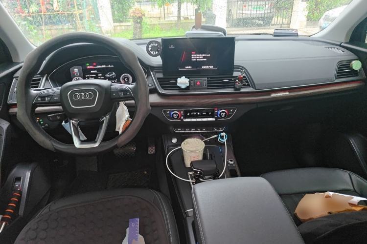 Used Audi Q5L 2022 40T Luxury Elegant Model Center Console