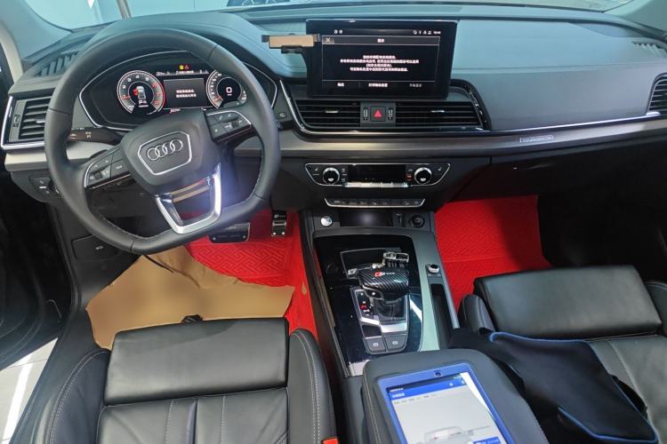 Used Audi Q5L 2022 40T Luxury Dynamic Model Center Console