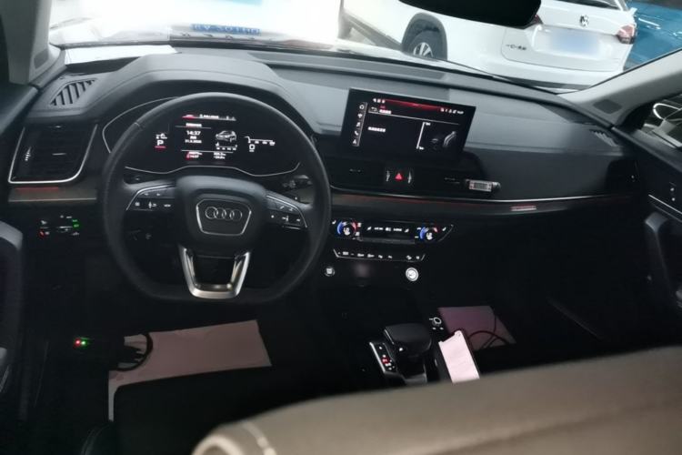 Used Audi Q5L 2022 Updated 45T Luxury Dynamic Version Center Console