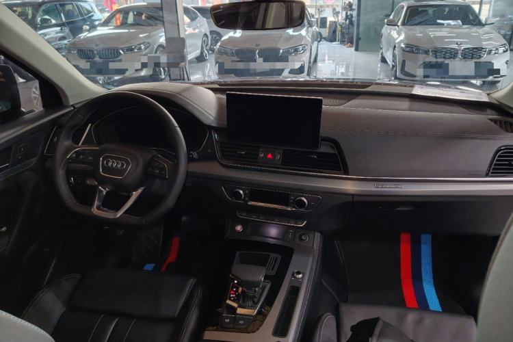 Used Audi Q5L 2022 40T Fashionable and Dynamic Model Center Console