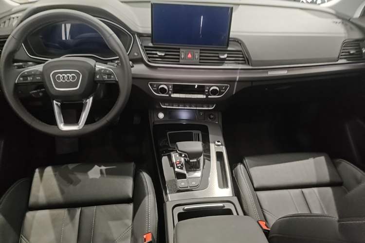 Used Audi Q5L 2022 40T Luxury Dynamic Model Center Console