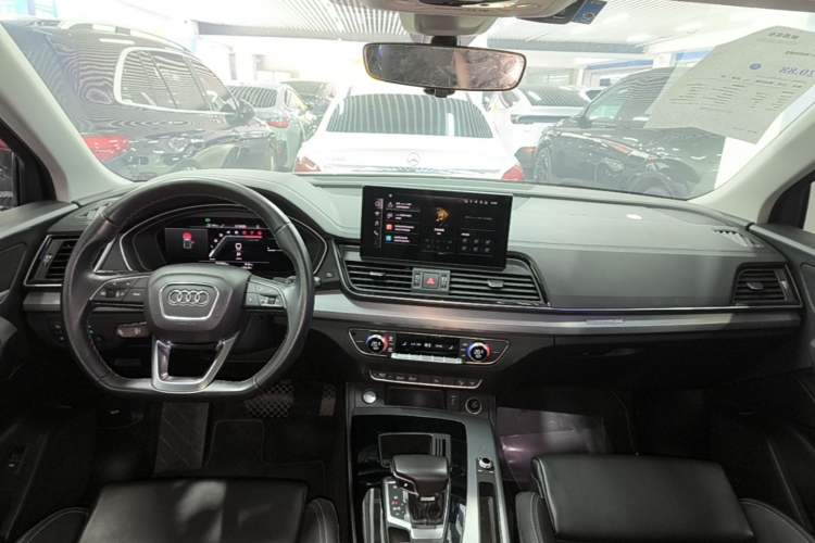 Used Audi Q5L 2022 40T Fashionable and Dynamic Model Center Console