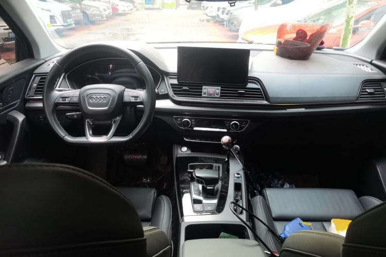 Used Audi Q5L 2022 Updated 40T Luxury Dynamic Edition Center Console