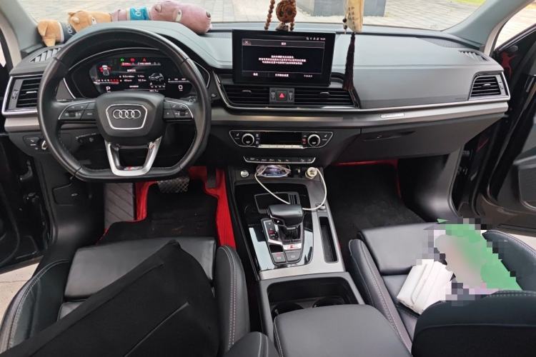 Used Audi Q5L 2022 Updated 40T Luxury Dynamic Edition Center Console