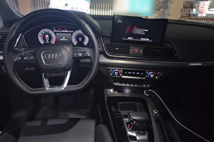 Used Audi Q5L 2022 45T Luxury Dynamic Model Center Console