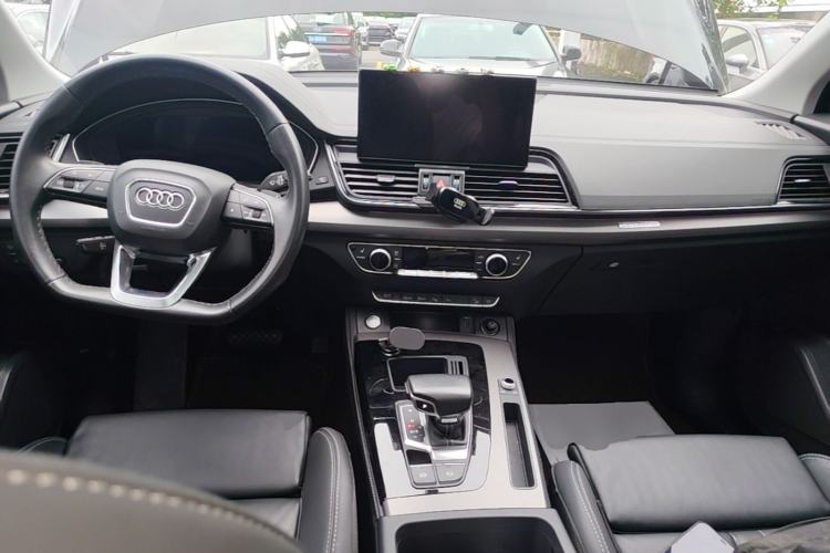 Used Audi Q5L 2022 Updated 40T Luxury Dynamic Edition Center Console