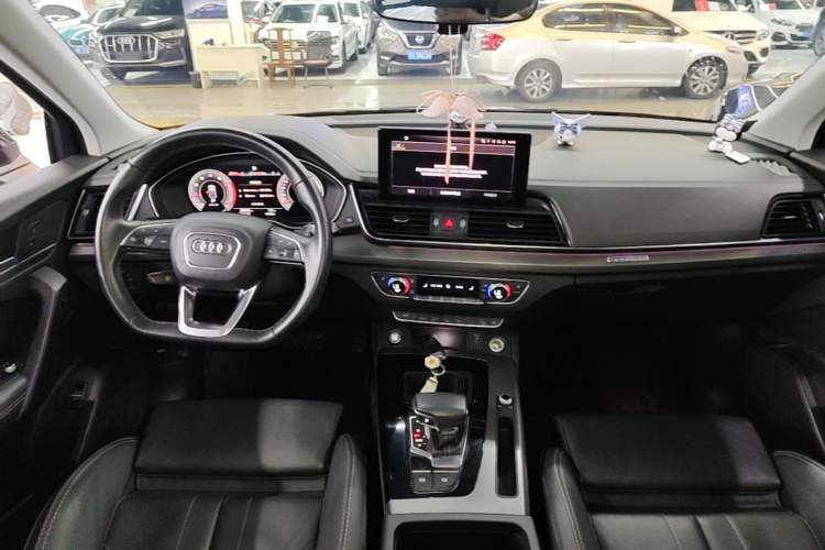 Used Audi Q5L 2022 Updated 40T Luxury Dynamic Edition Center Console