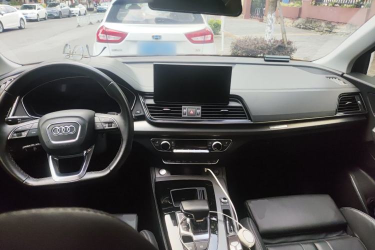 Used Audi Q5L 2022 Updated 40T Luxury Dynamic Edition Center Console