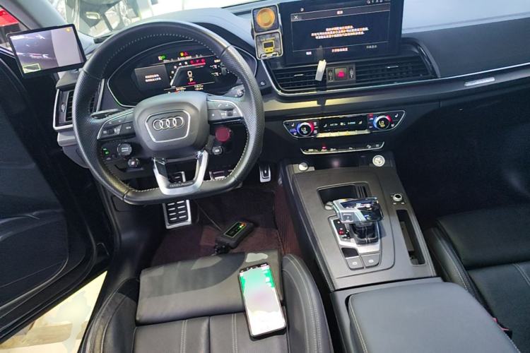 Used Audi Q5L 2022 40T Fashionable and Dynamic Model Center Console