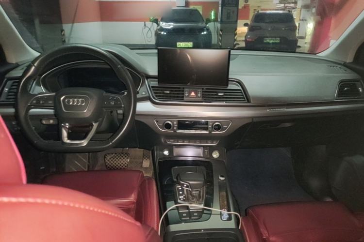 Used Audi Q5L 2022 40T Fashionable and Dynamic Model Center Console