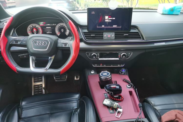 Used Audi Q5L 2022 40T Luxury Dynamic Model Center Console