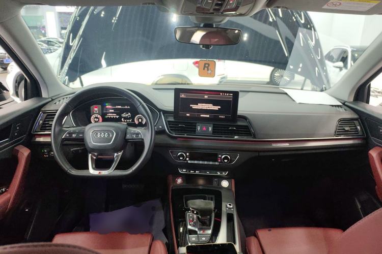 Used Audi Q5L 2022 40T Fashionable and Dynamic Model Center Console