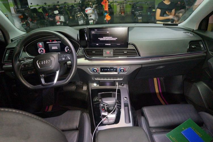 Used Audi Q5L 2022 40T Luxury Dynamic Model Center Console