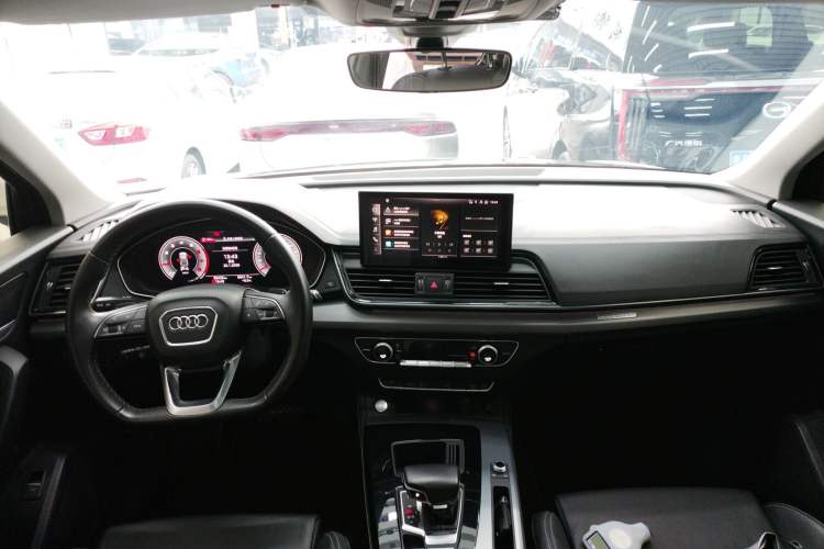 Used Audi Q5L 2022 40T Fashionable and Dynamic Model Center Console