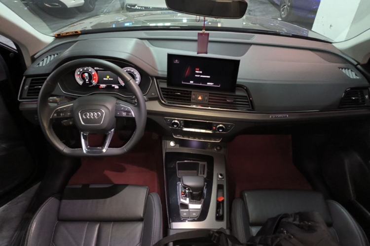 Used Audi Q5L 2022 40T Luxury Dynamic Model Center Console