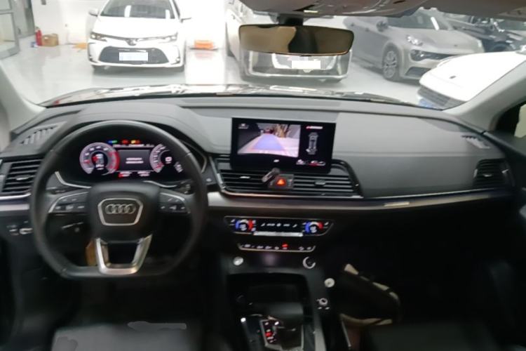 Used Audi Q5L 2022 40T Fashionable and Dynamic Model Center Console