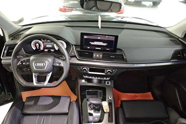Used Audi Q5L 2022 40T Luxury Dynamic Model Center Console