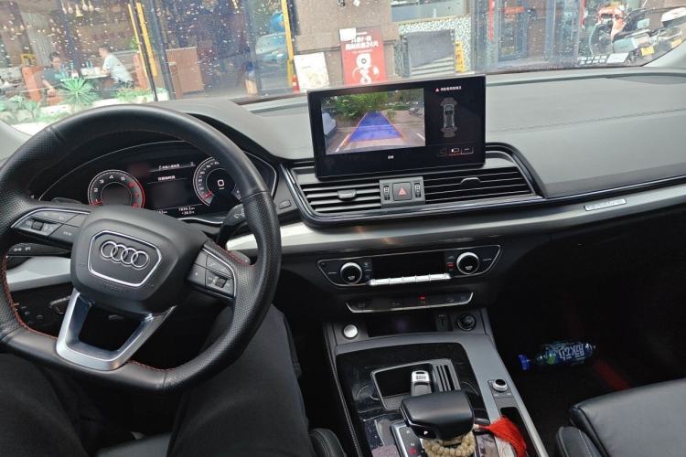 Used Audi Q5L 2022 40T Fashionable and Dynamic Model Center Console