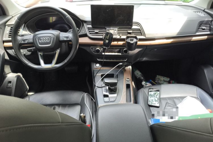 Used Audi Q5L 2022 40T Luxury Elegant Model Center Console