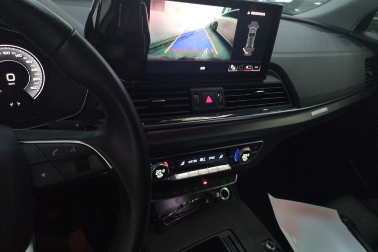 Used Audi Q5L 2022 40T Luxury Dynamic Model Center Console