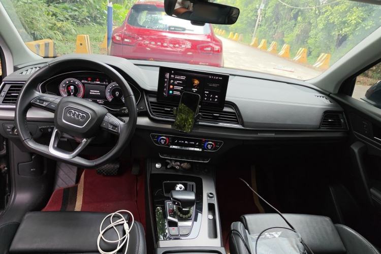 Used Audi Q5L 2022 40T Luxury Dynamic Model Center Console