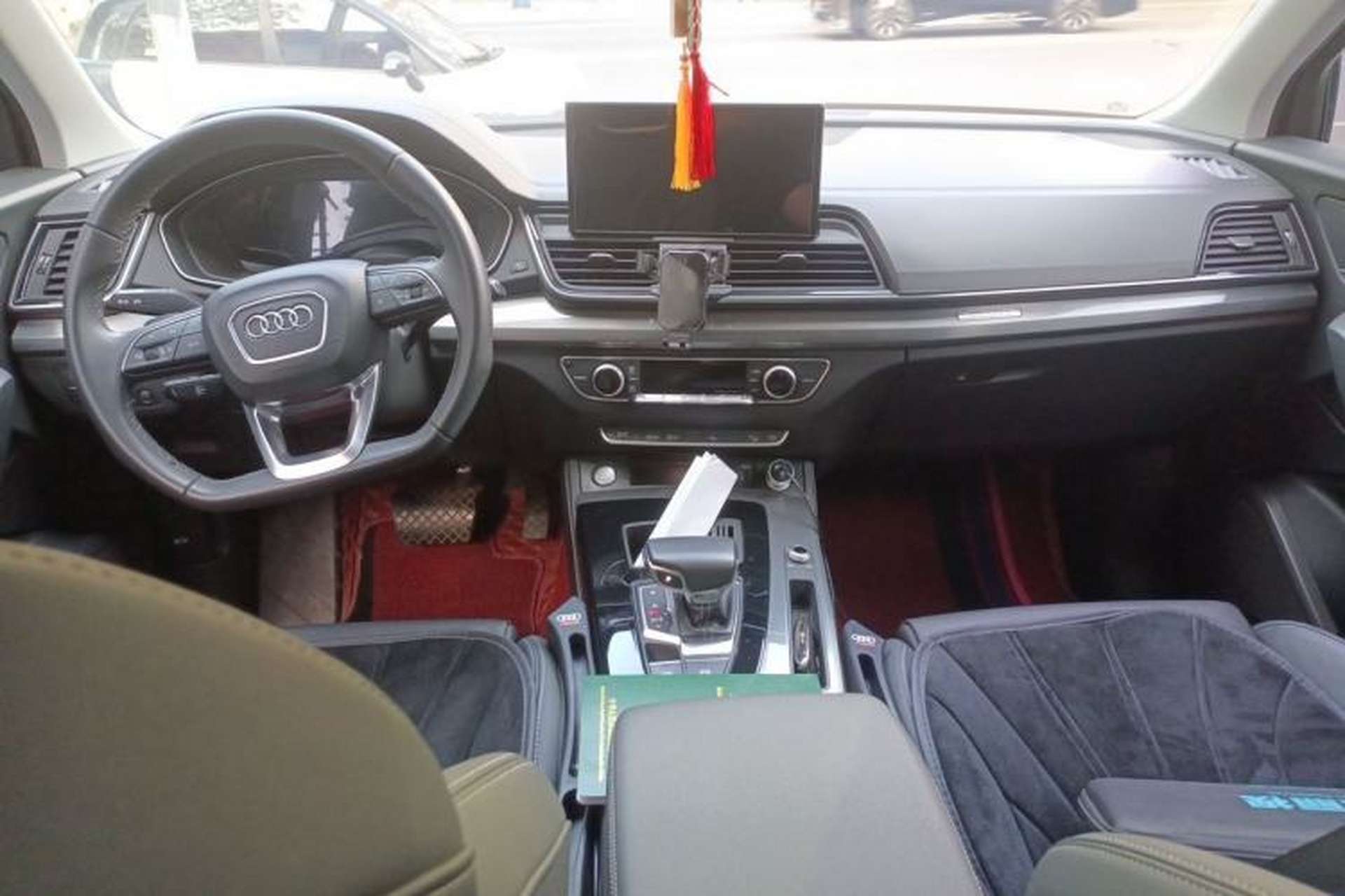 Used Audi Q5L 2022 40T Fashionable and Dynamic Model Center Console