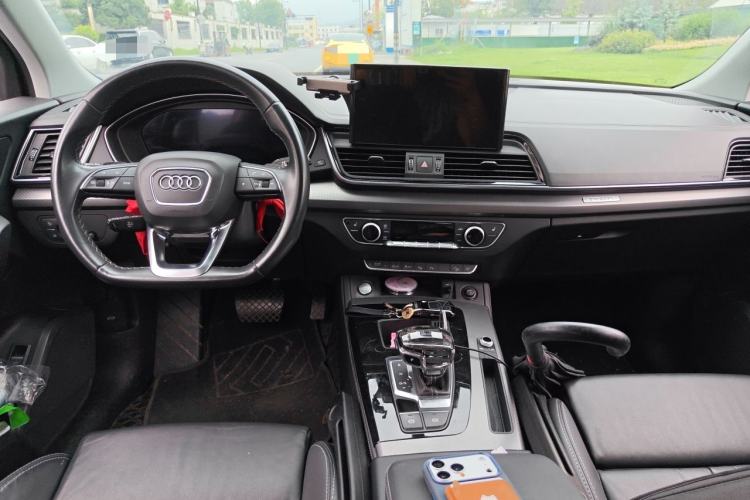 Used Audi Q5L 2022 40T Luxury Dynamic Model Center Console