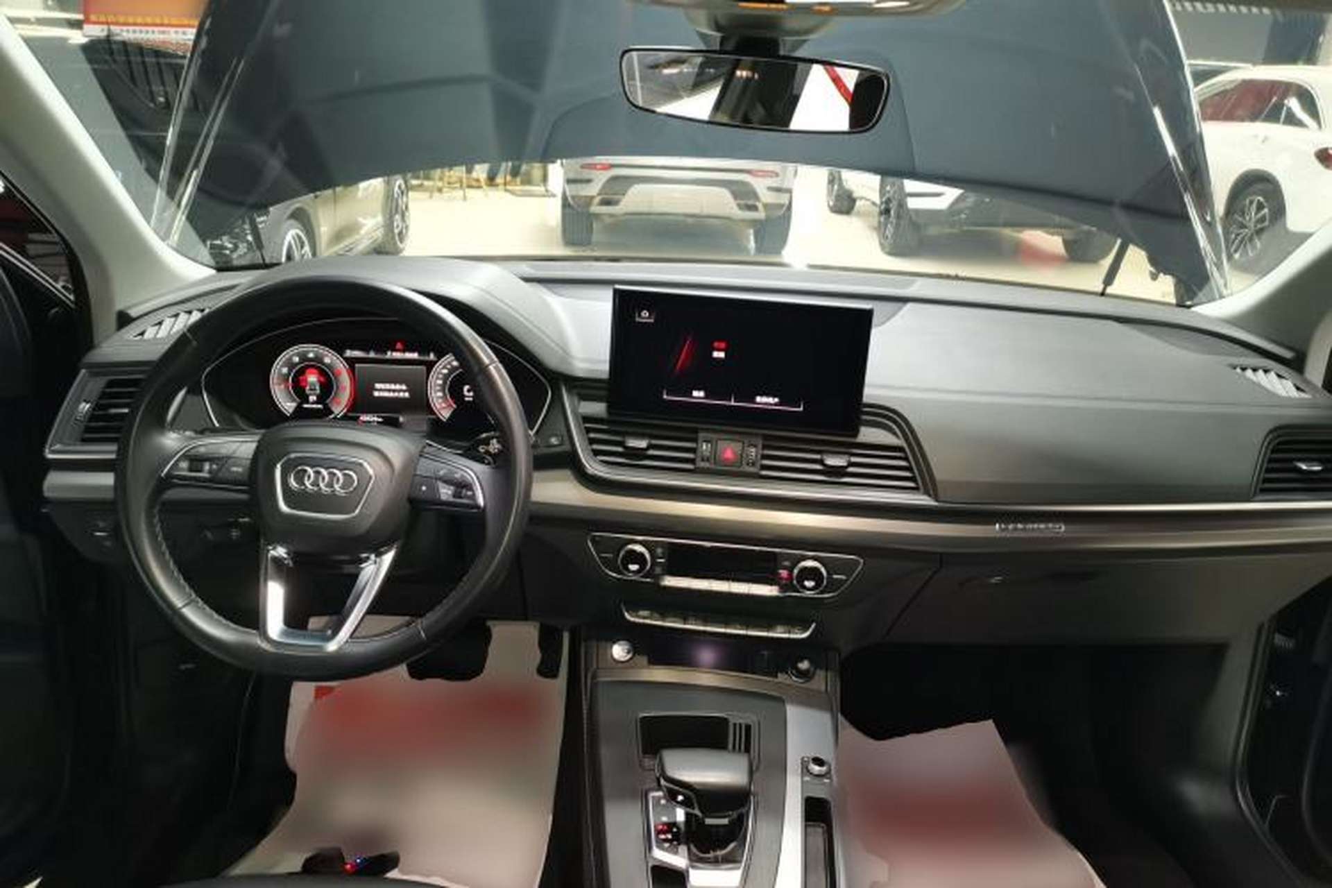 Used Audi Q5L 2022 40T Fashionable and Elegant Model Center Console