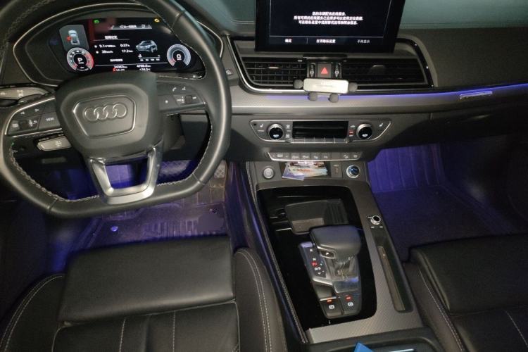Used Audi Q5L 2022 40T Luxury Dynamic Model Center Console